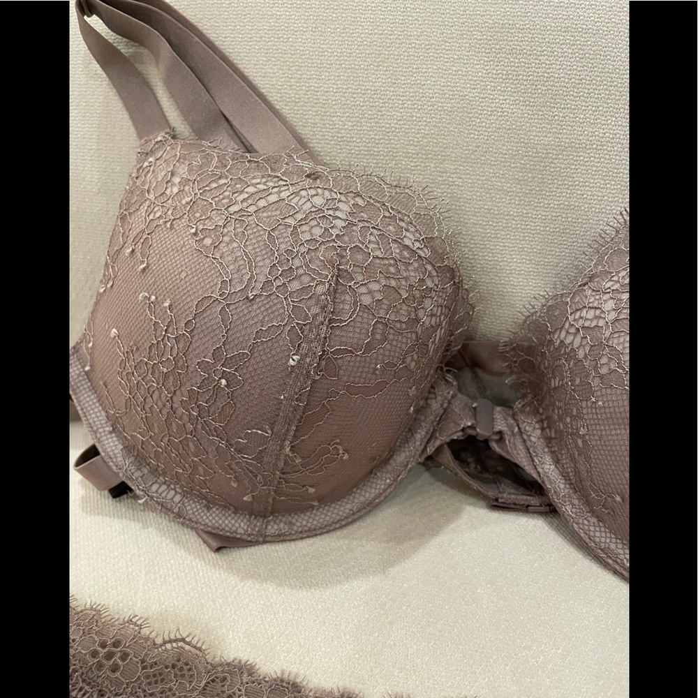 ❤️ BEAUTIFUL BRAND NEW NVR WORN LIGHT MAUVE/GRAY LACY & SEXY VS SET! - Picture 11 of 15